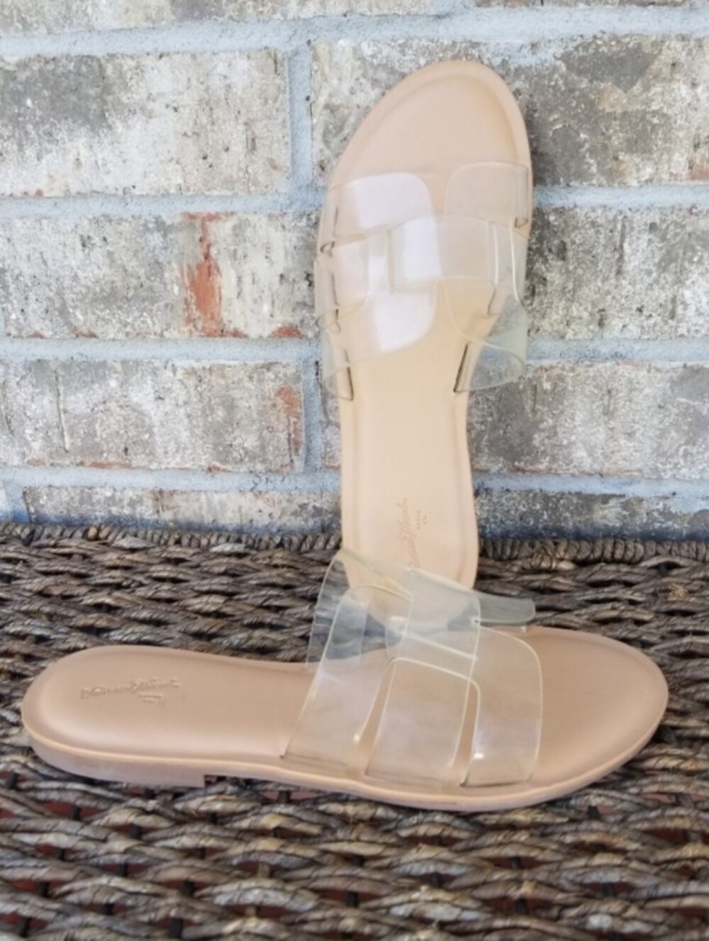 CLEAR NEUTRAL SLIDES Sandal w/Memory Foam (Size 9) Universal Carla Flat Shoes